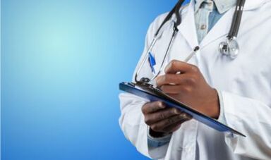 Il medico prende nota